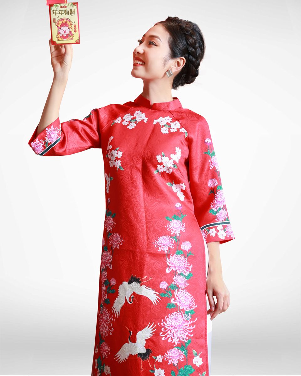 Áo Dài Gấm Đỏ Bừng Sắc Xuân