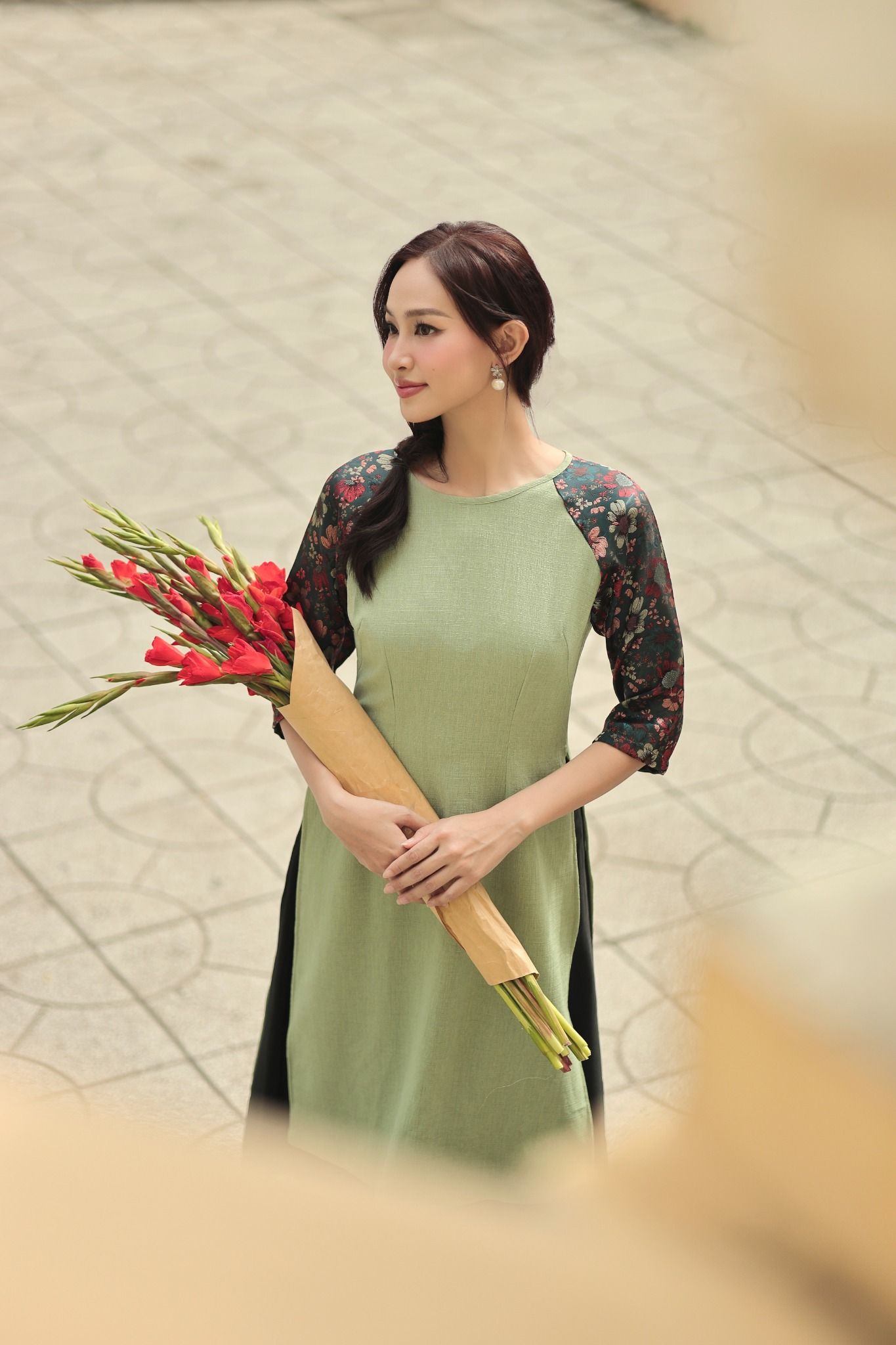 Áo Dài Gấm Xanh Cốm Bừng Sắc Xuân