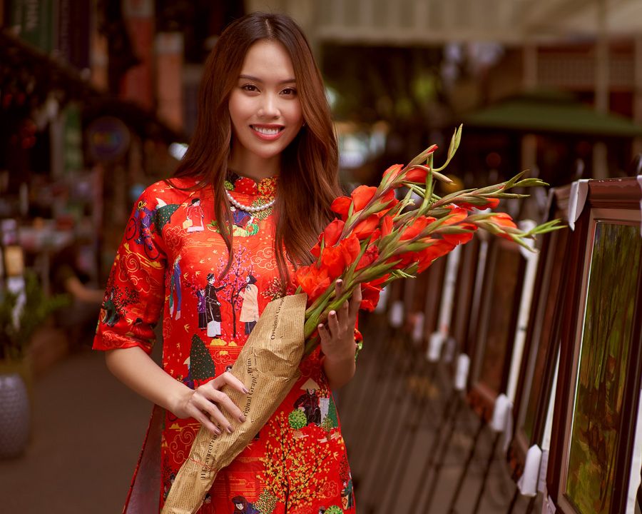 Áo Dài Gấm Nữ Đỏ Họa Tiết Hương Xuân