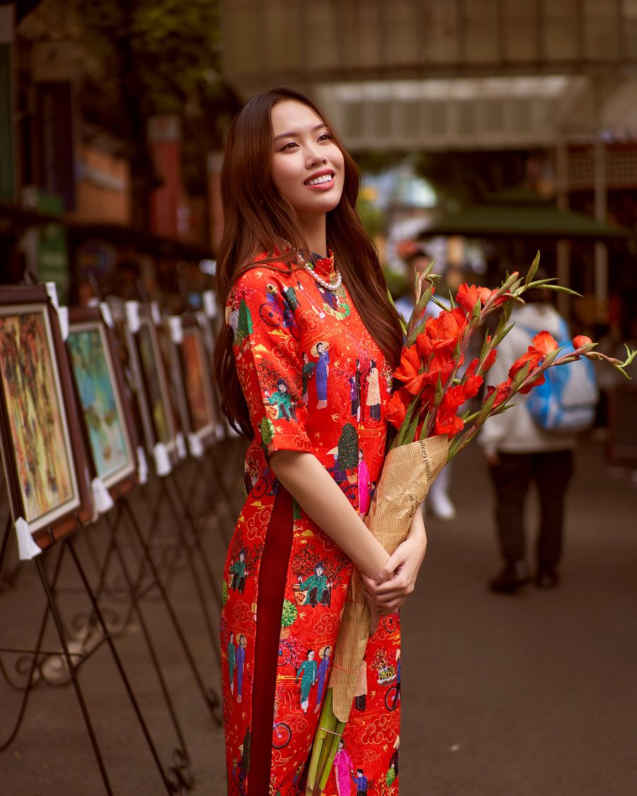 Áo Dài Gấm Nữ Đỏ Họa Tiết Hương Xuân