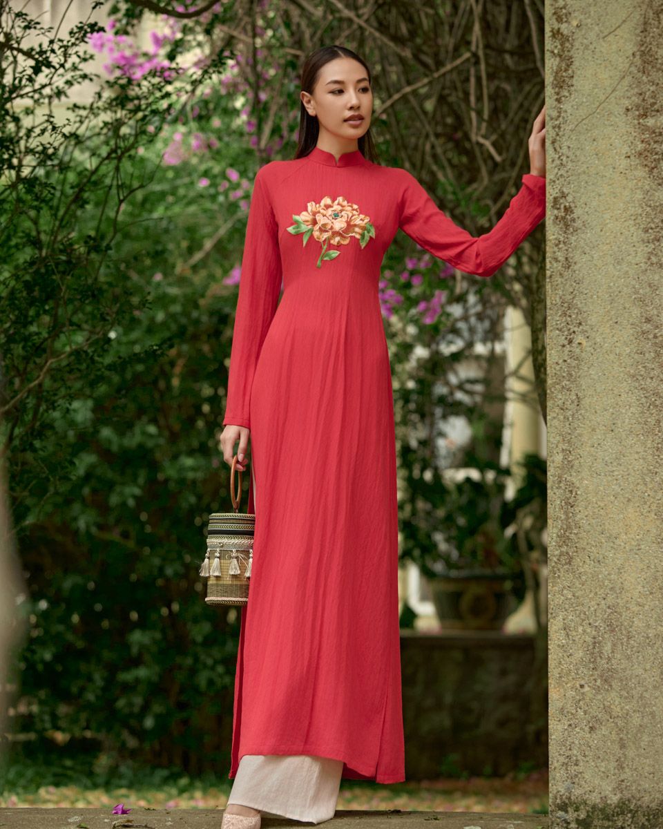Áo Dài Linen Đỏ Into The Wood