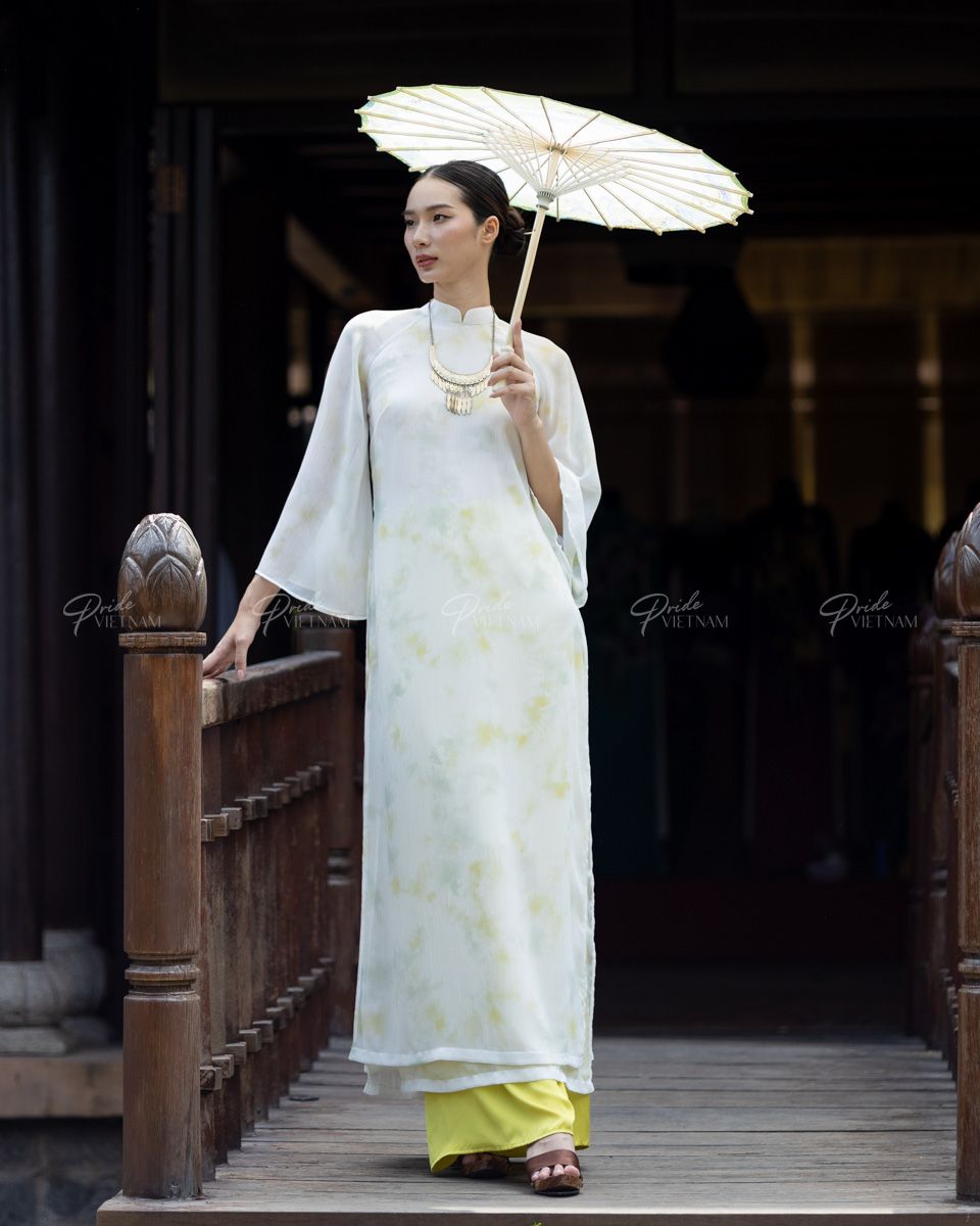 Áo Dài Lụa Trắng Xanh Pride Việt Nam