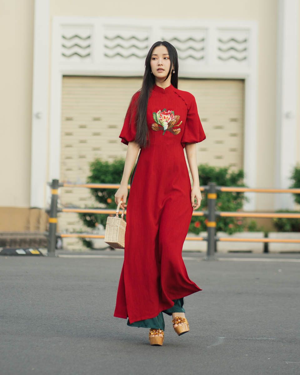 Áo Dài Nữ Linen Đỏ Hoa Phượng Pride Việt Nam