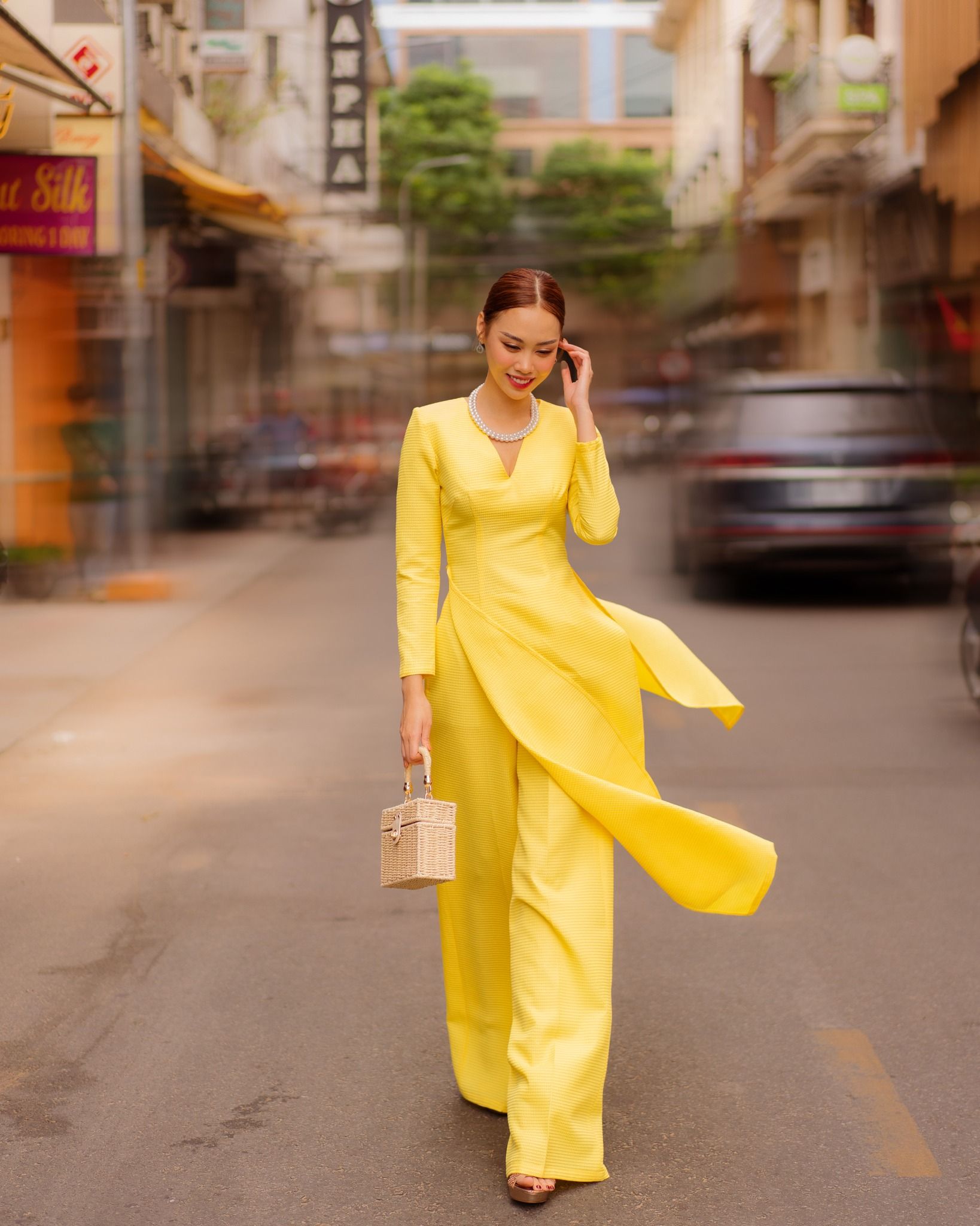 Áo Dài Gấm Vàng Hương Xuân