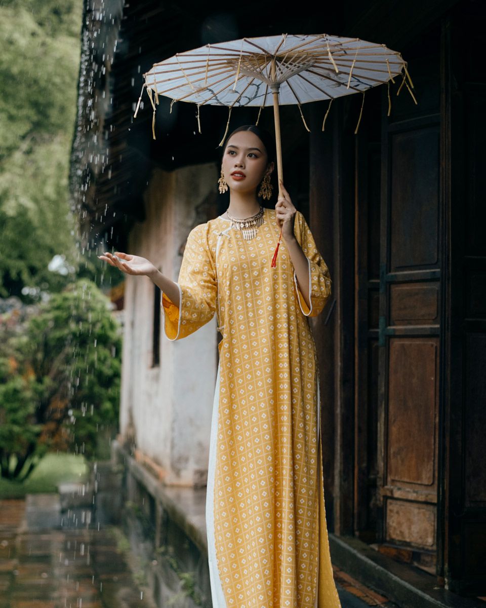 Áo Dài Linen Vàng Pride Việt Nam