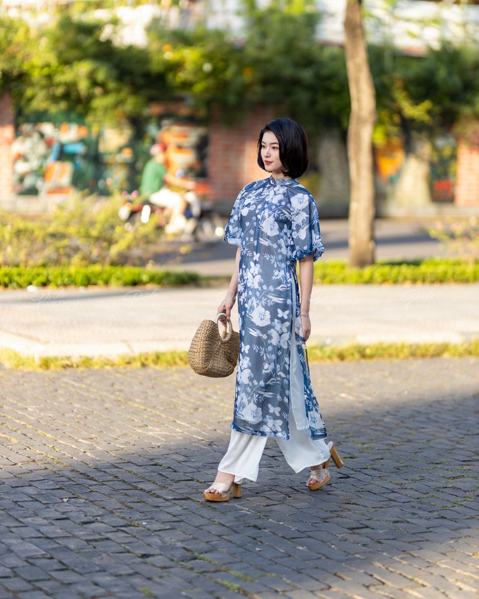 Áo Dài Voan Nữ Xanh Hoa Trắng Pride Việt Nam