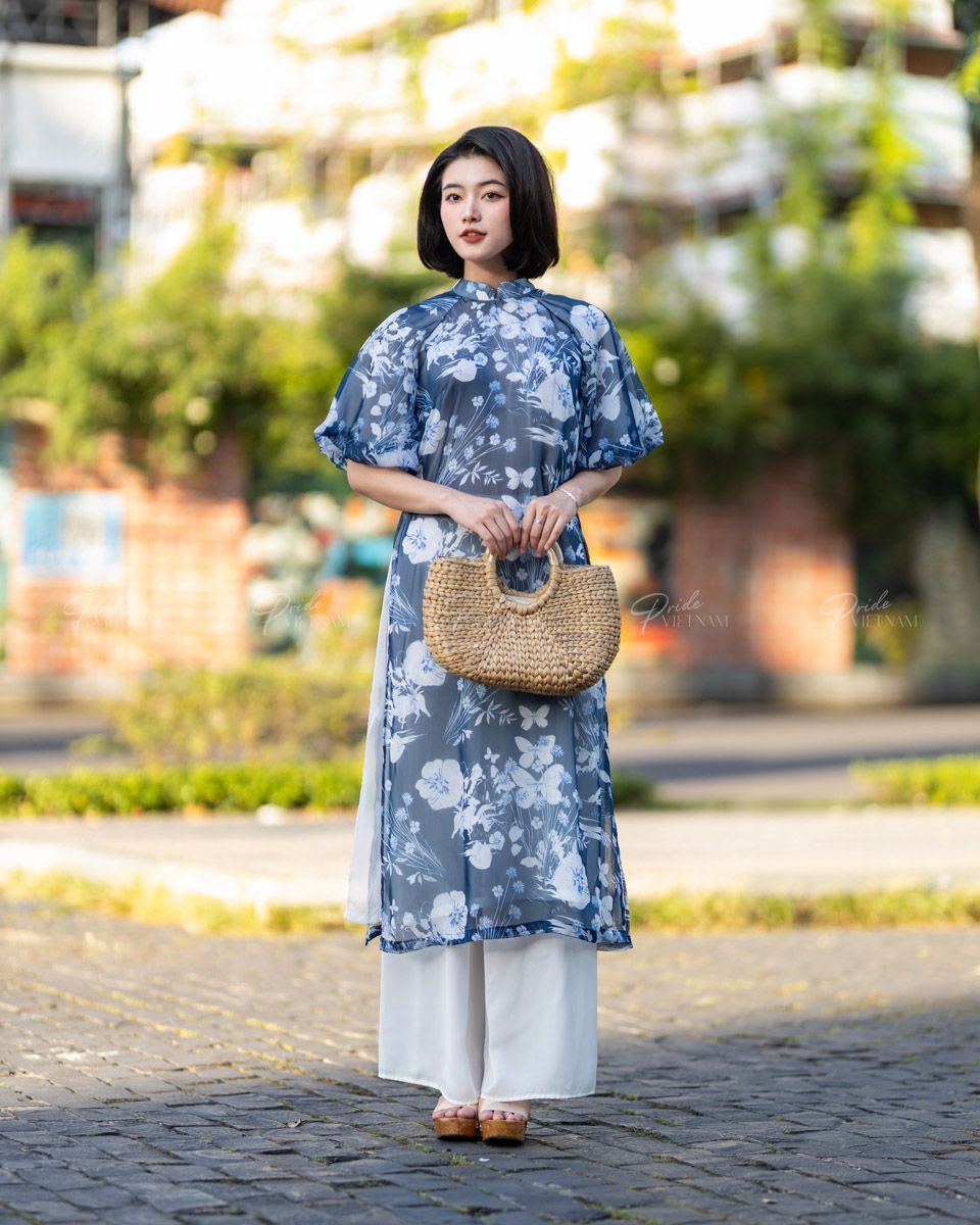 Áo Dài Voan Nữ Xanh Hoa Trắng Pride Việt Nam