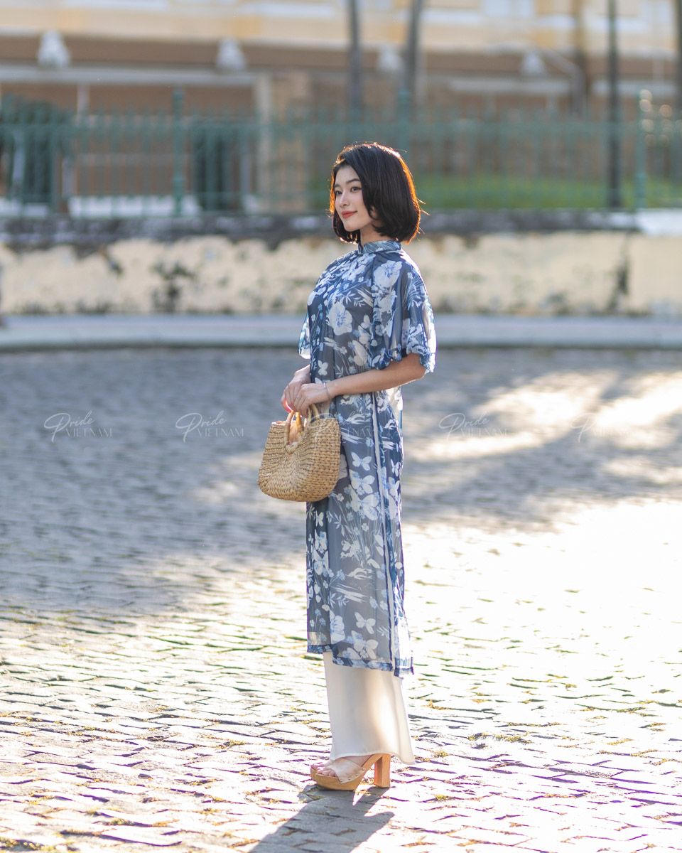 Áo Dài Voan Nữ Xanh Hoa Trắng Pride Việt Nam