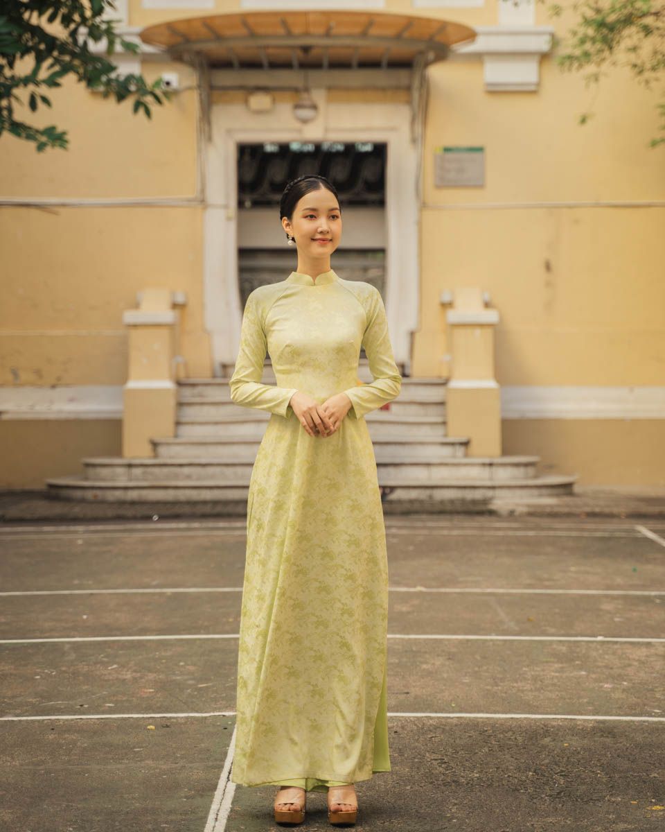 Áo Dài Lụa Vàng Pride Viêt Nam