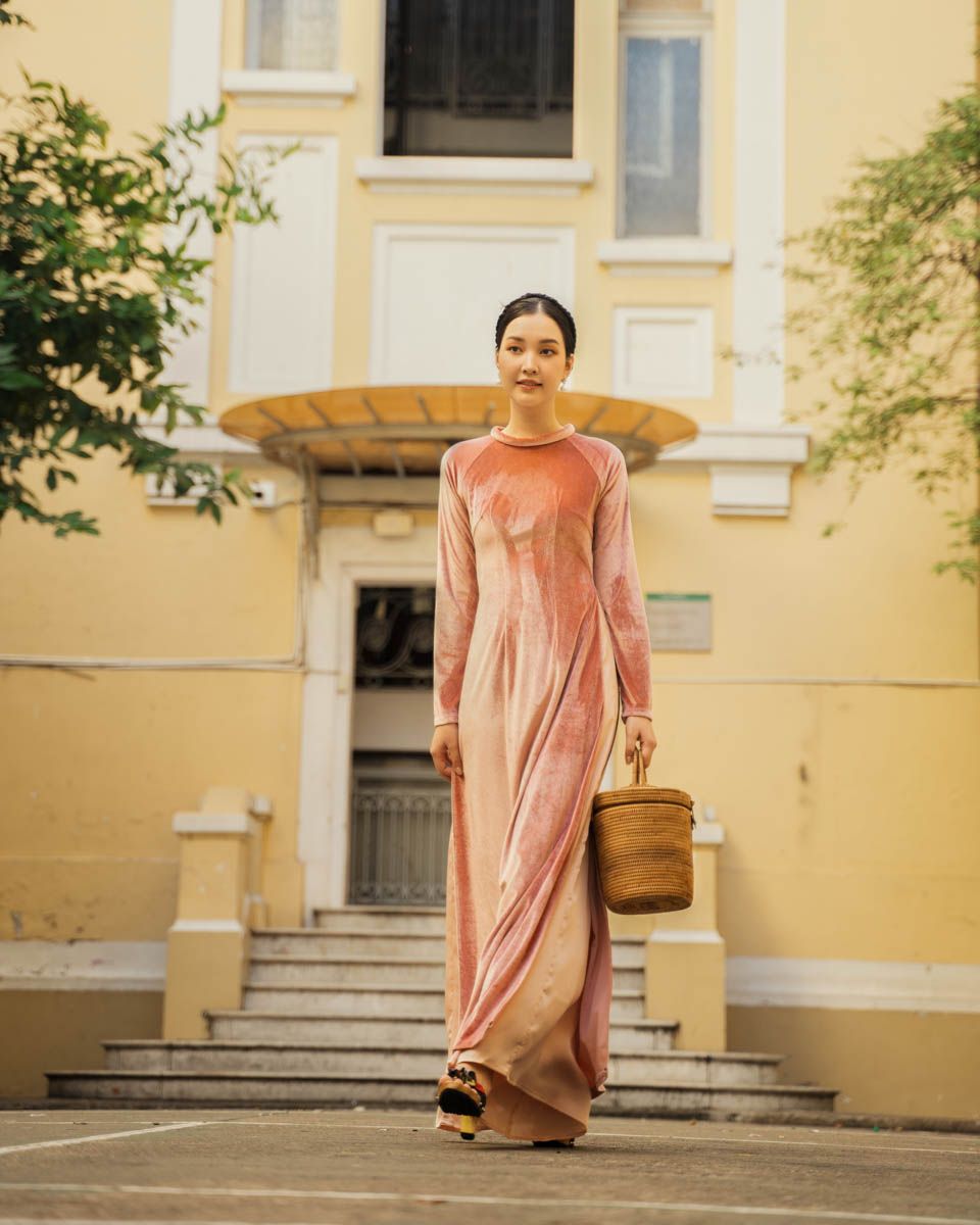 Áo Dài Nữ Nhung Hồng San Hô Pride Việt Nam