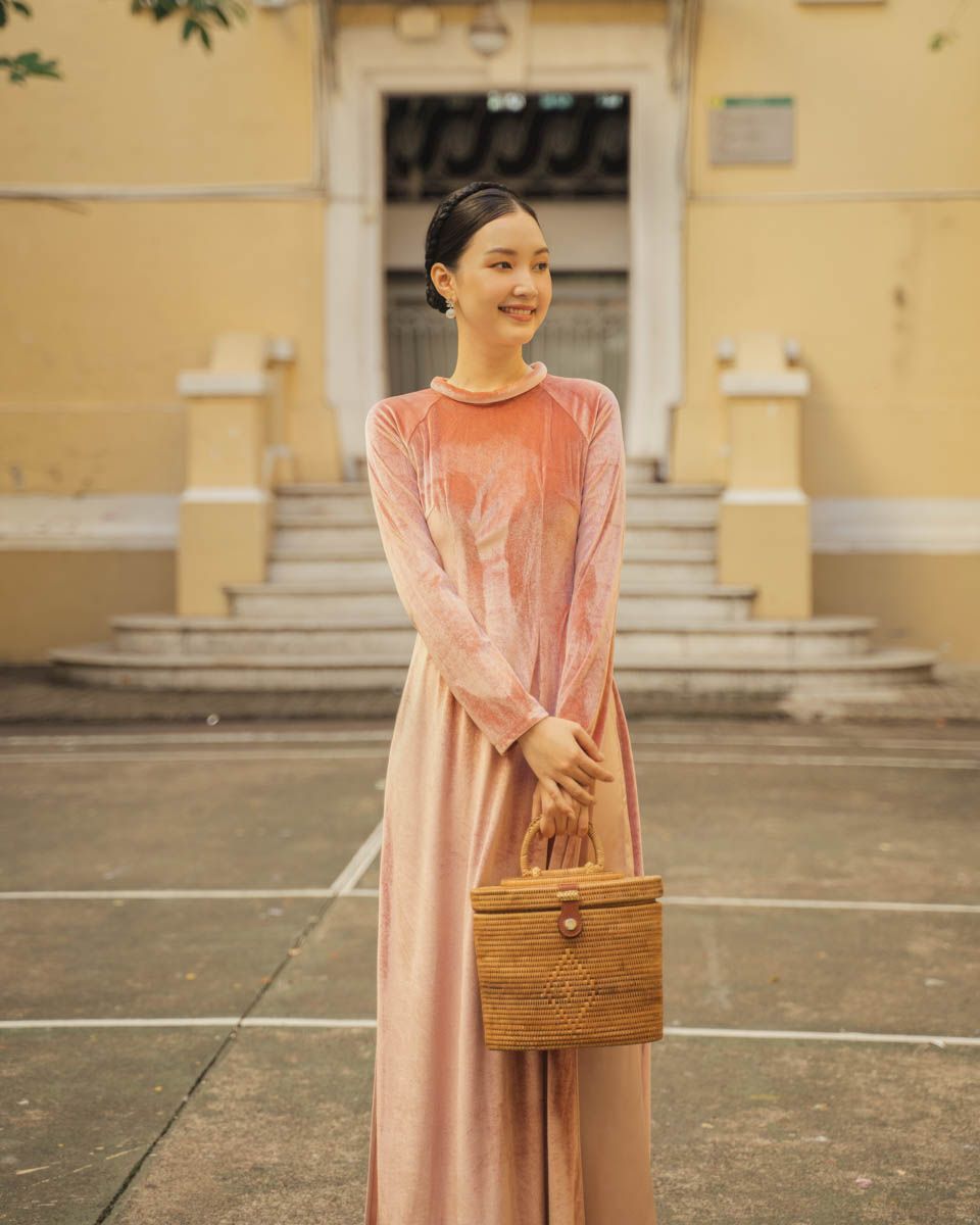 Áo Dài Nữ Nhung Hồng San Hô Pride Việt Nam