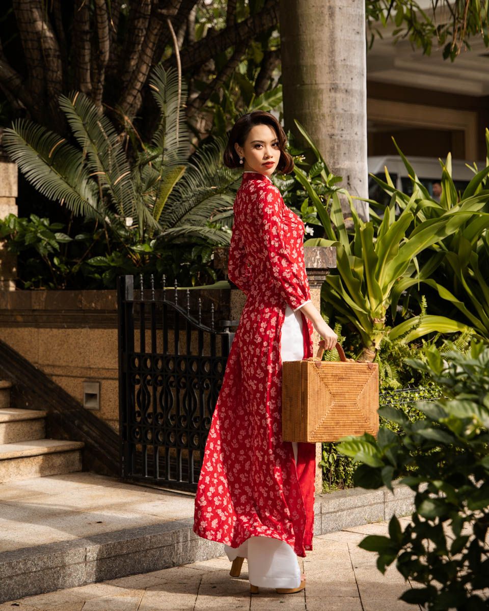 Áo Dài Linen Đỏ Hoa Pride Việt Nam