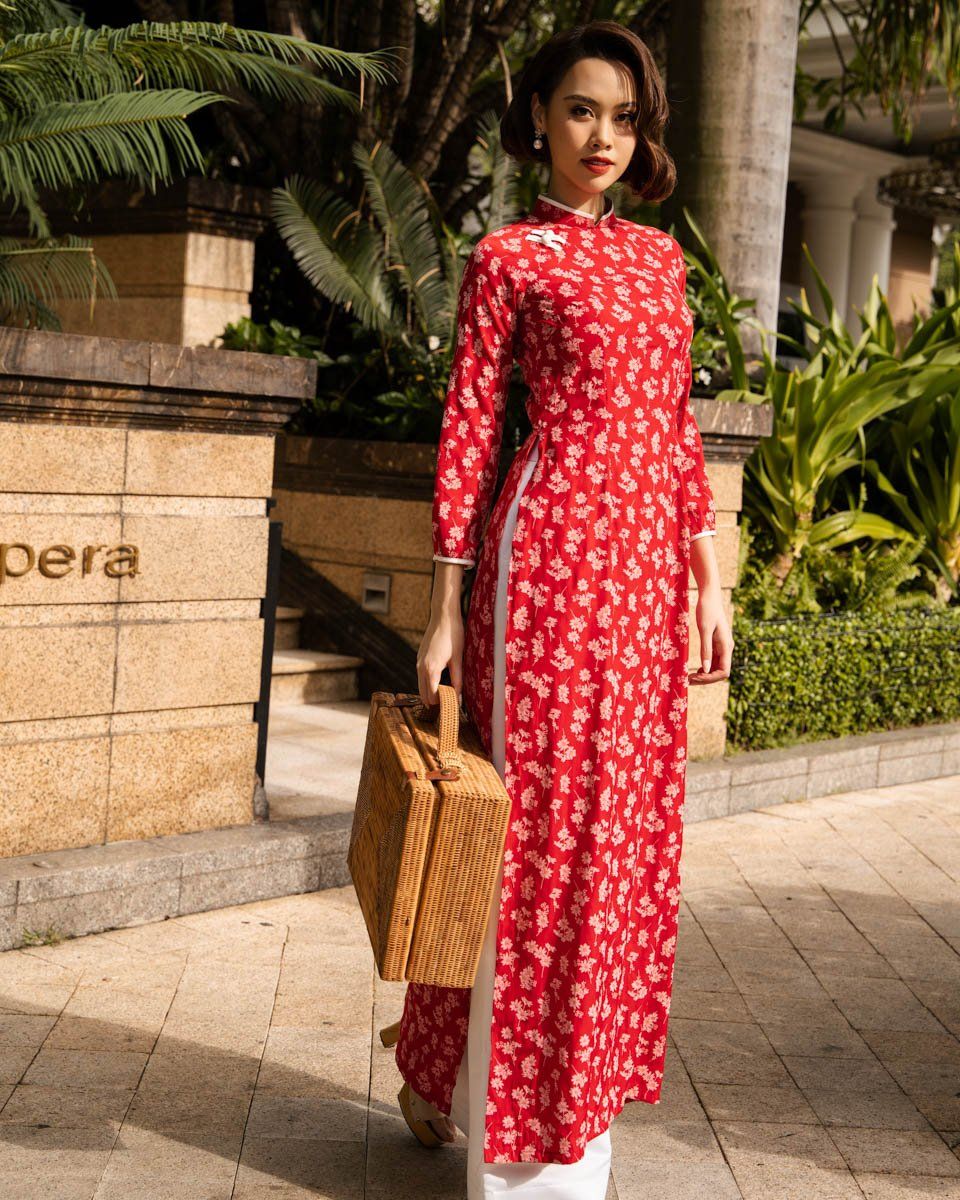 Áo Dài Linen Đỏ Hoa Pride Việt Nam
