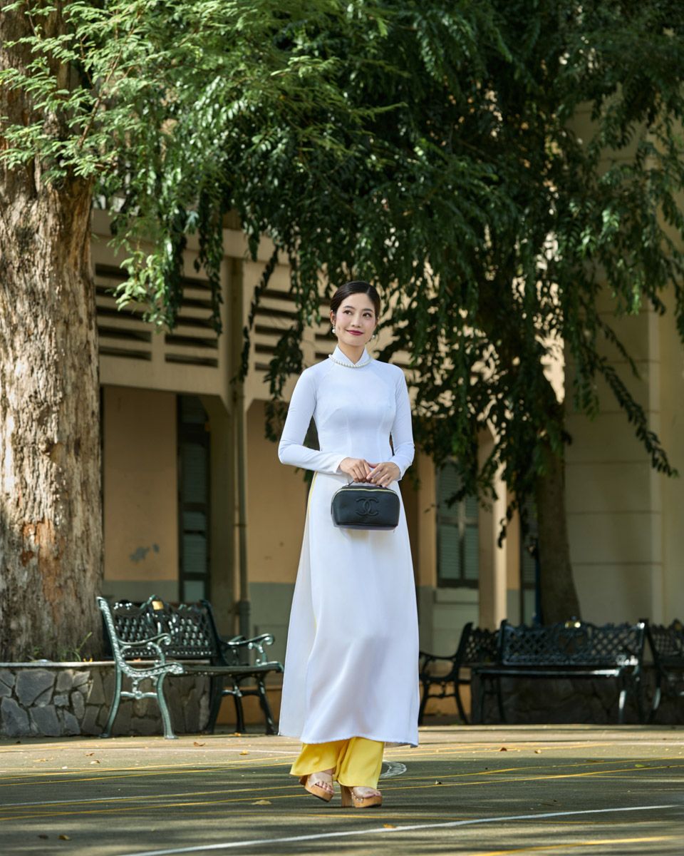 Áo Dài Lụa Trắng Pride Việt Nam