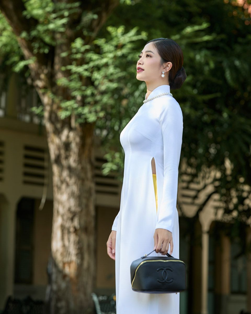 Áo Dài Lụa Trắng Pride Việt Nam