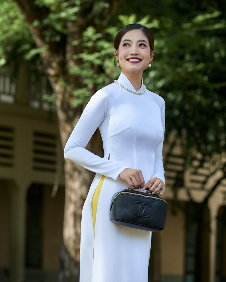 Áo Dài Lụa Trắng Pride Việt Nam