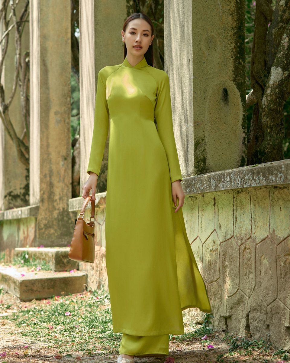 Áo Dài Lụa Xanh Cốm Pride Việt Nam