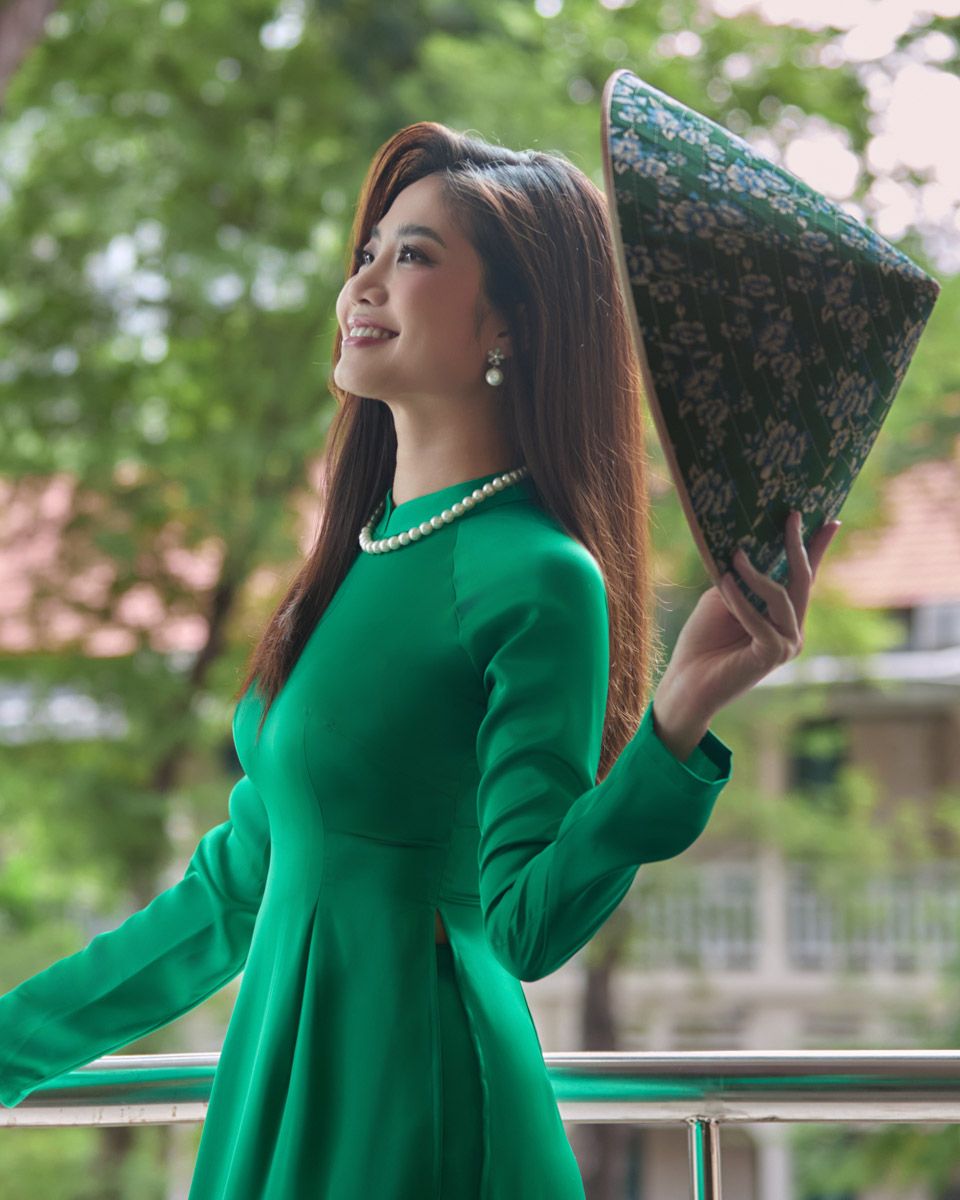 Quần Áo Dài Lụa Xanh Lá