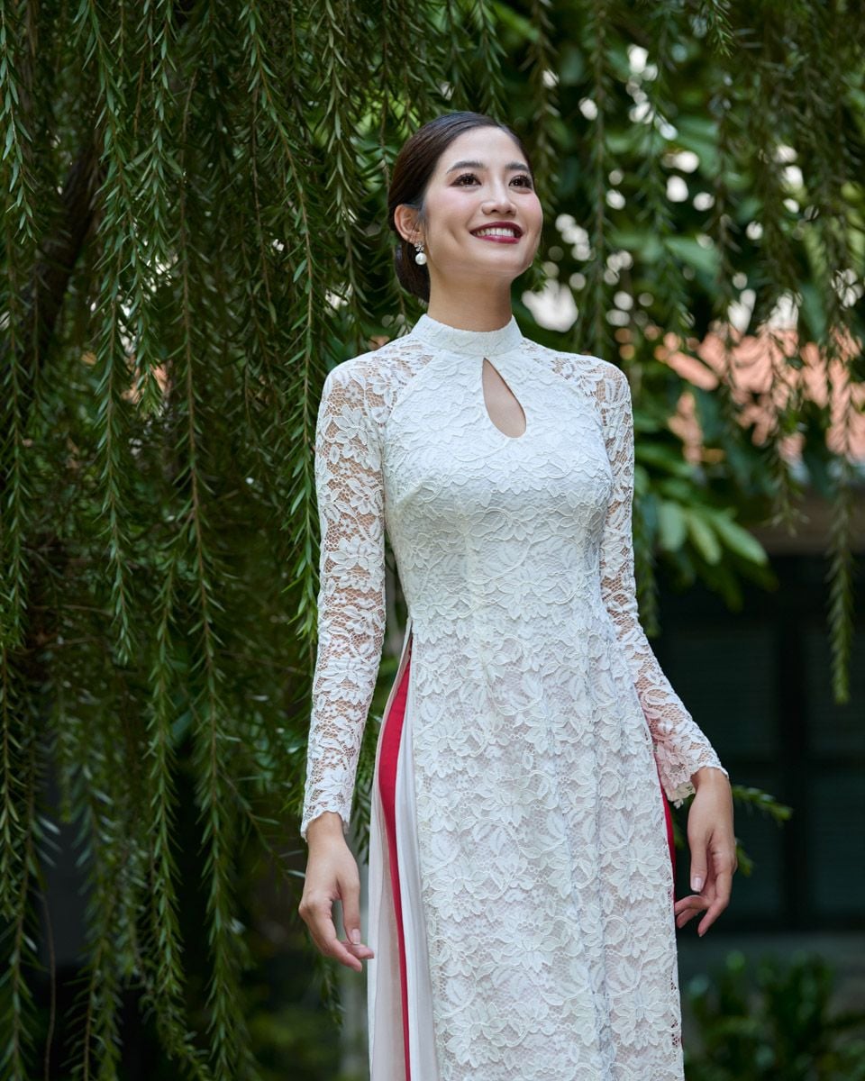Áo Dài Ren Trắng Pride Việt Nam