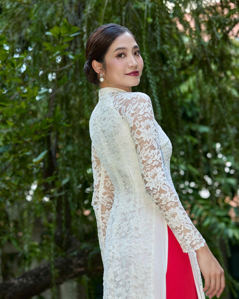 Áo Dài Ren Trắng Pride Việt Nam