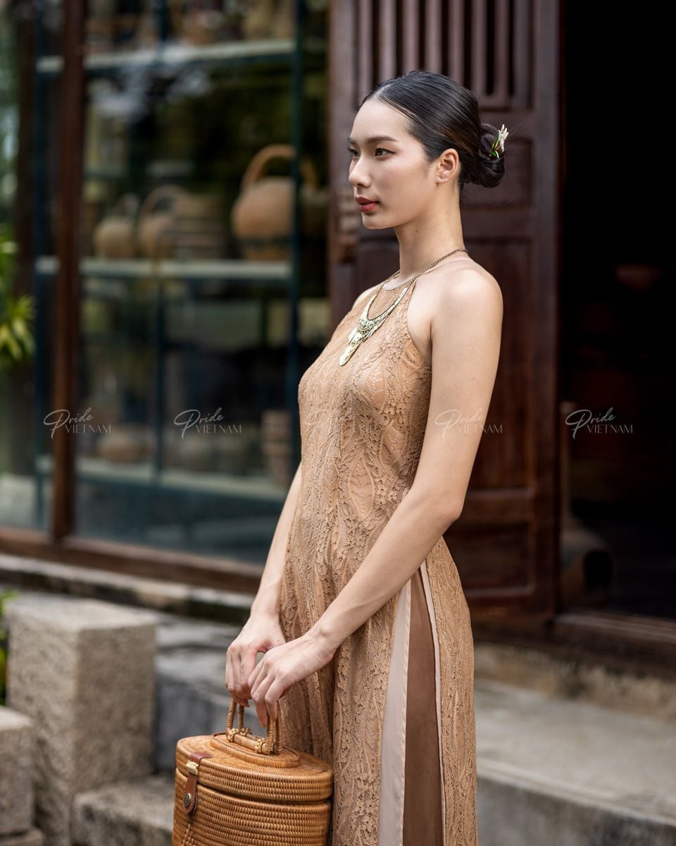 Áo Dài Nữ Yếm Ren Nâu Pride Việt Nam