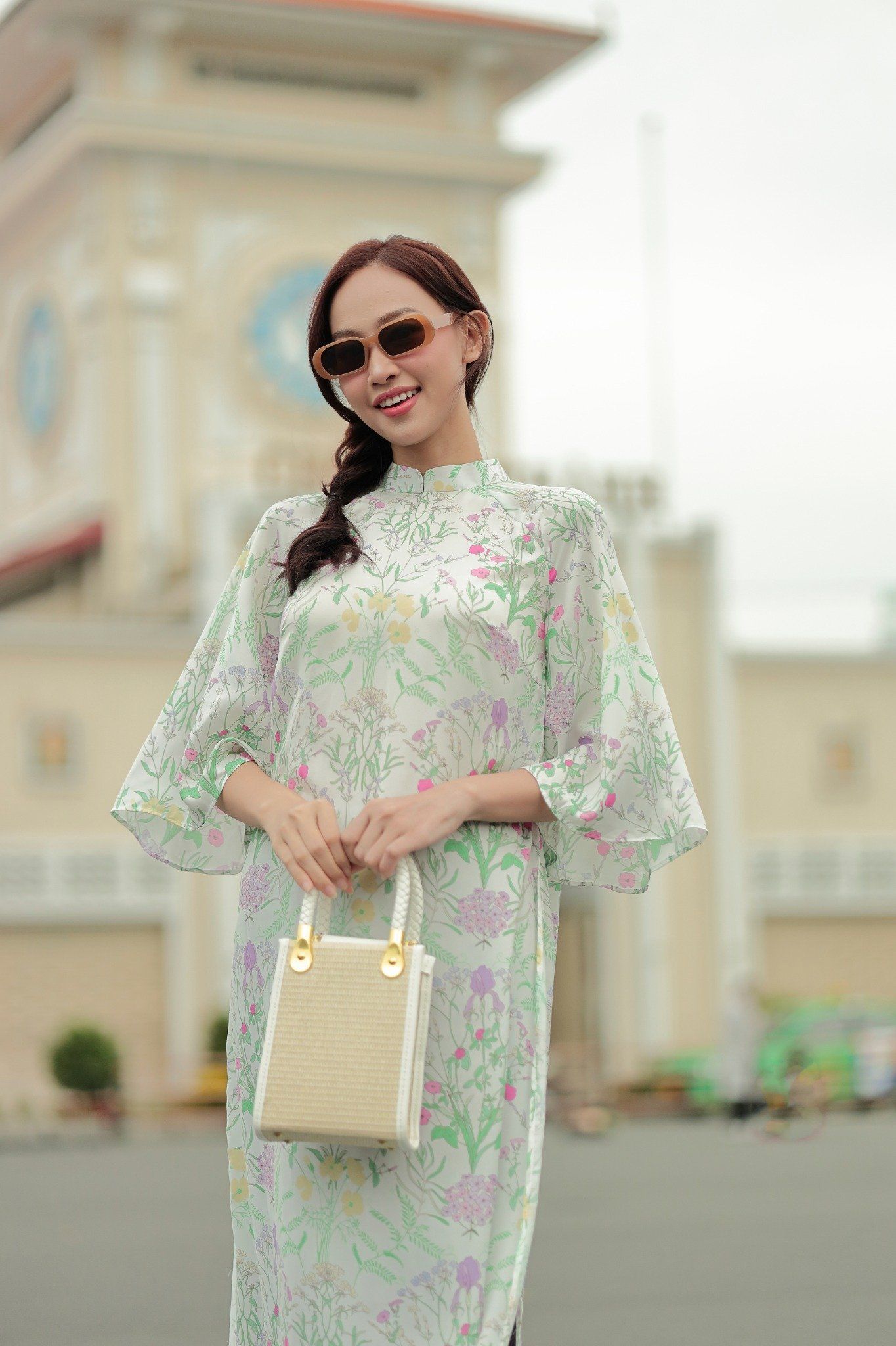 Áo Dài Lụa Nữ Trắng Hoa Pride Việt Nam