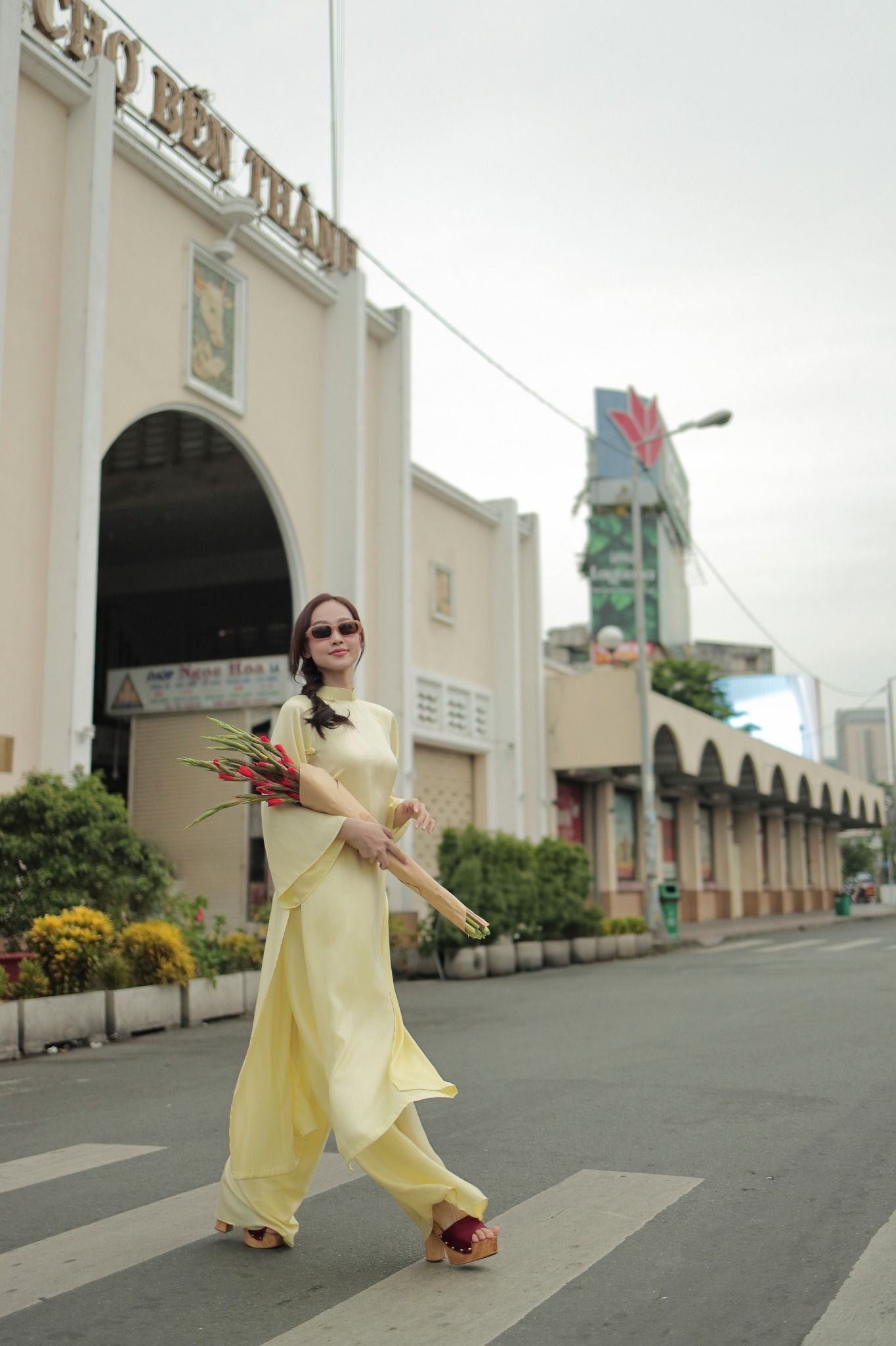 Quần Áo Dài Lụa Vàng Nhạt