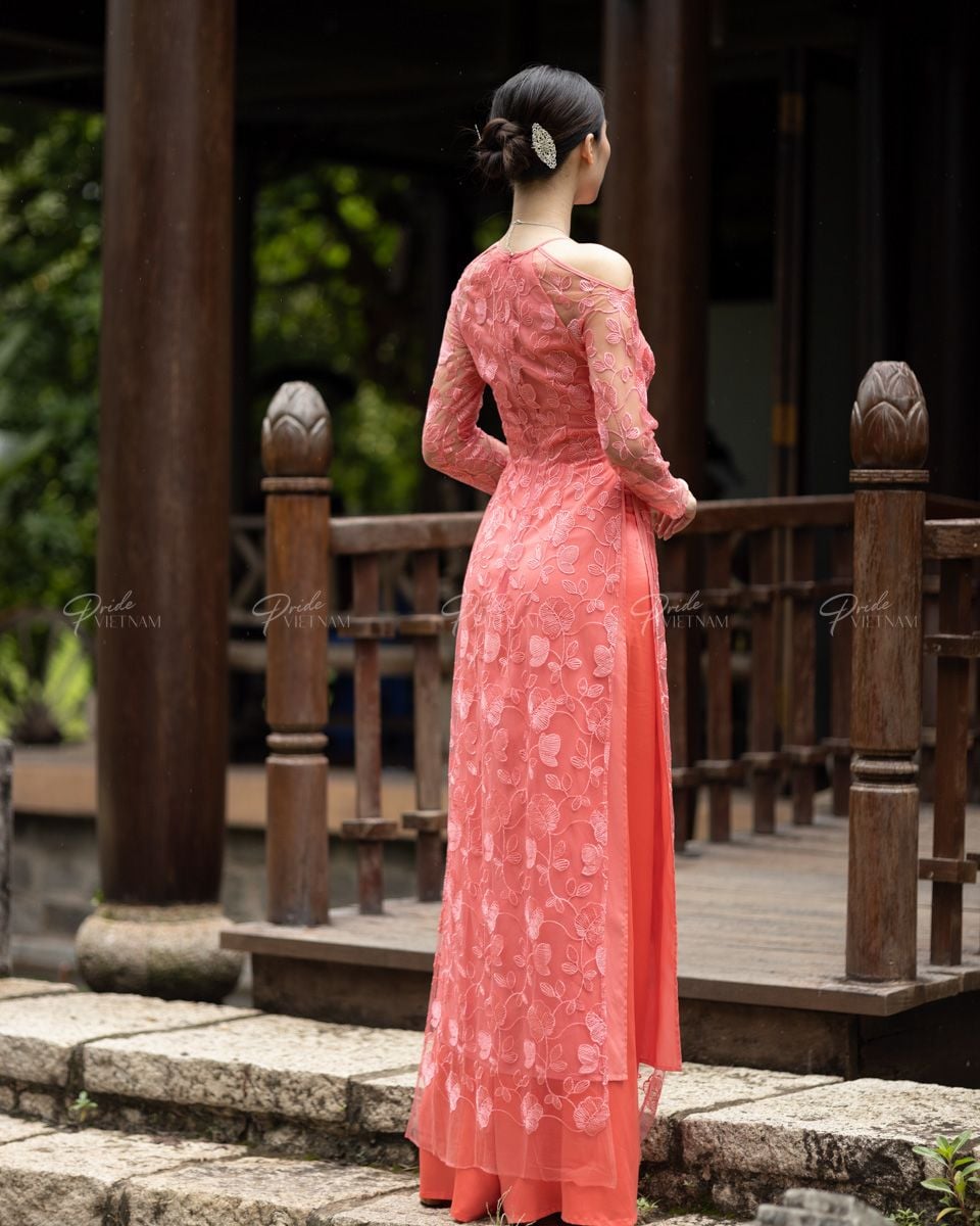 Áo Dài Nữ Ren Hồng Pride Việt Nam
