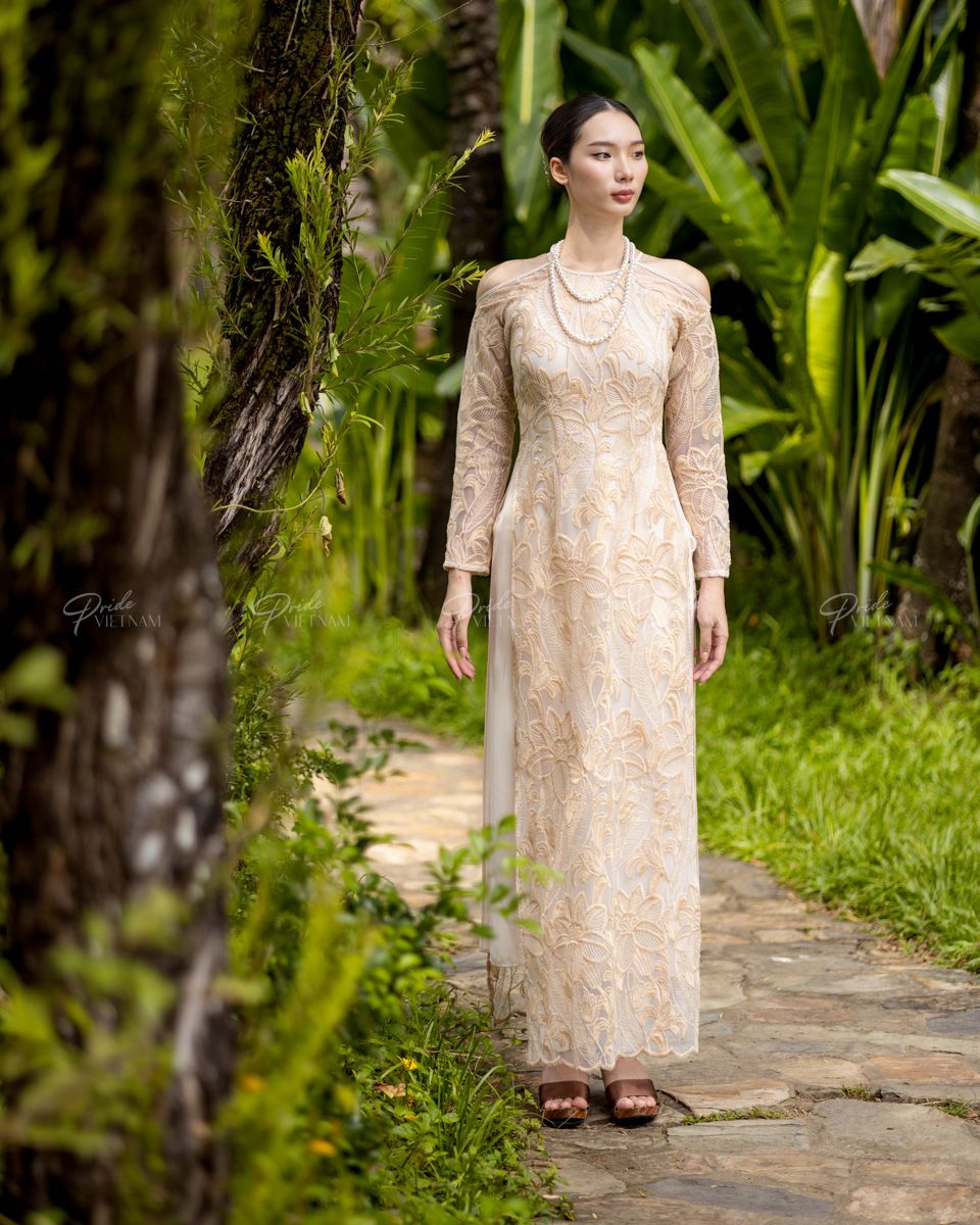 Áo Dài Nữ Ren Kem Pride Việt Nam