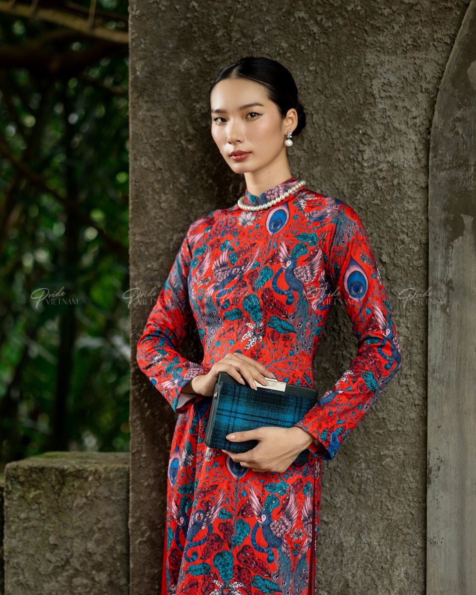 Áo Dài Nữ Gấm Đỏ Họa Tiết Pride Việt Nam