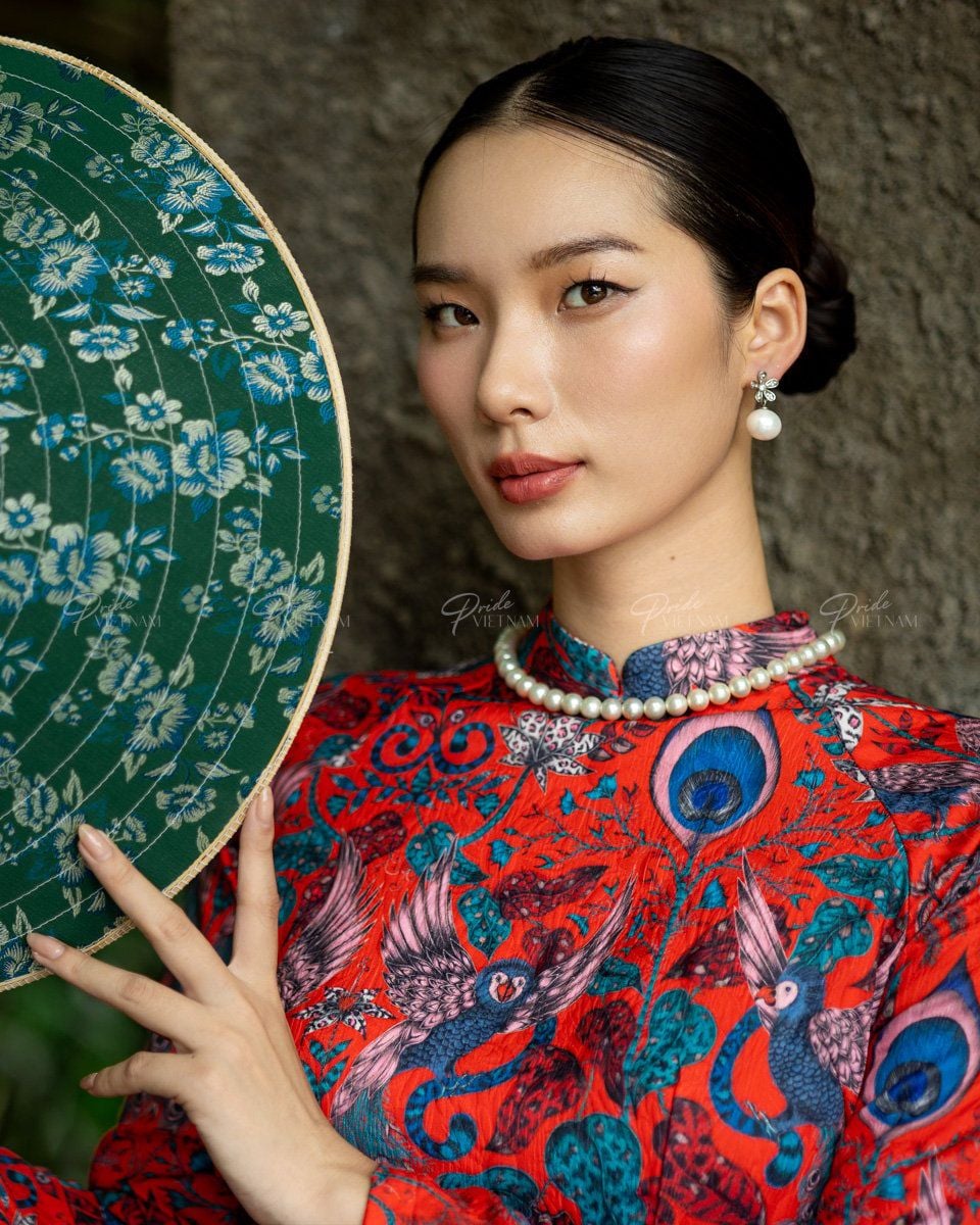 Áo Dài Nữ Gấm Đỏ Họa Tiết Pride Việt Nam