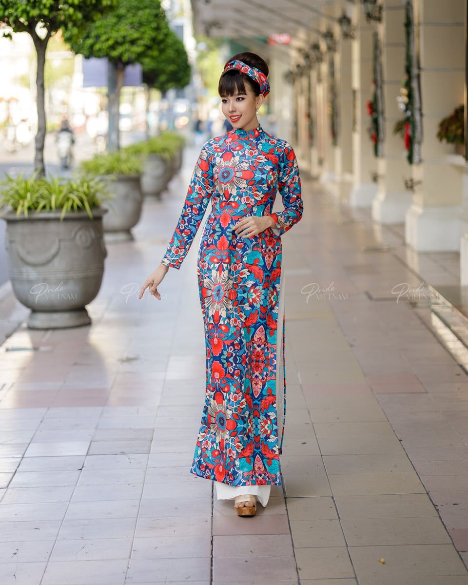 Áo Dài Nữ Gấm Họa Tiết Hoa Lá Pride Việt Nam
