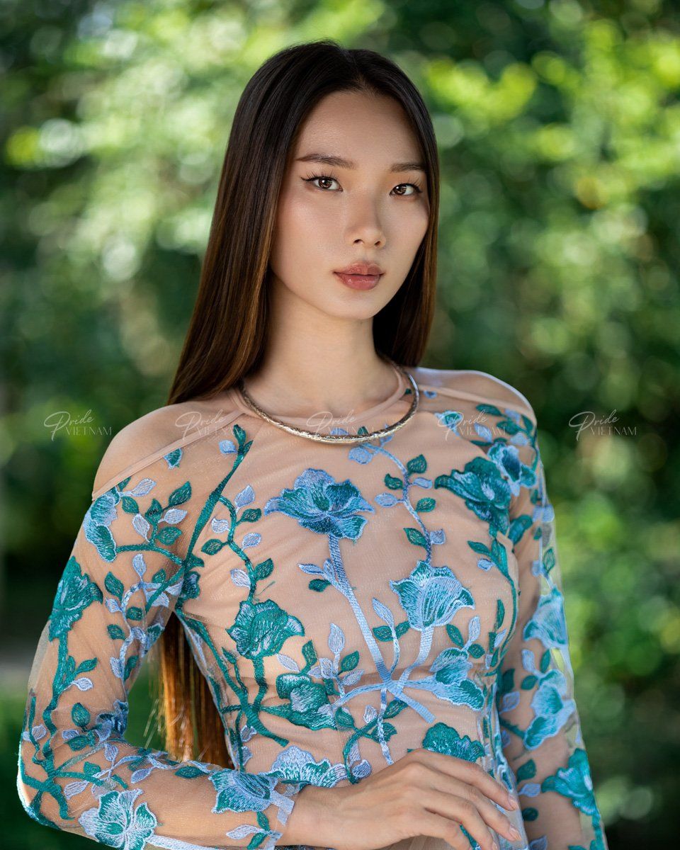 Áo Dài Nữ Ren Xanh Pride Việt Nam
