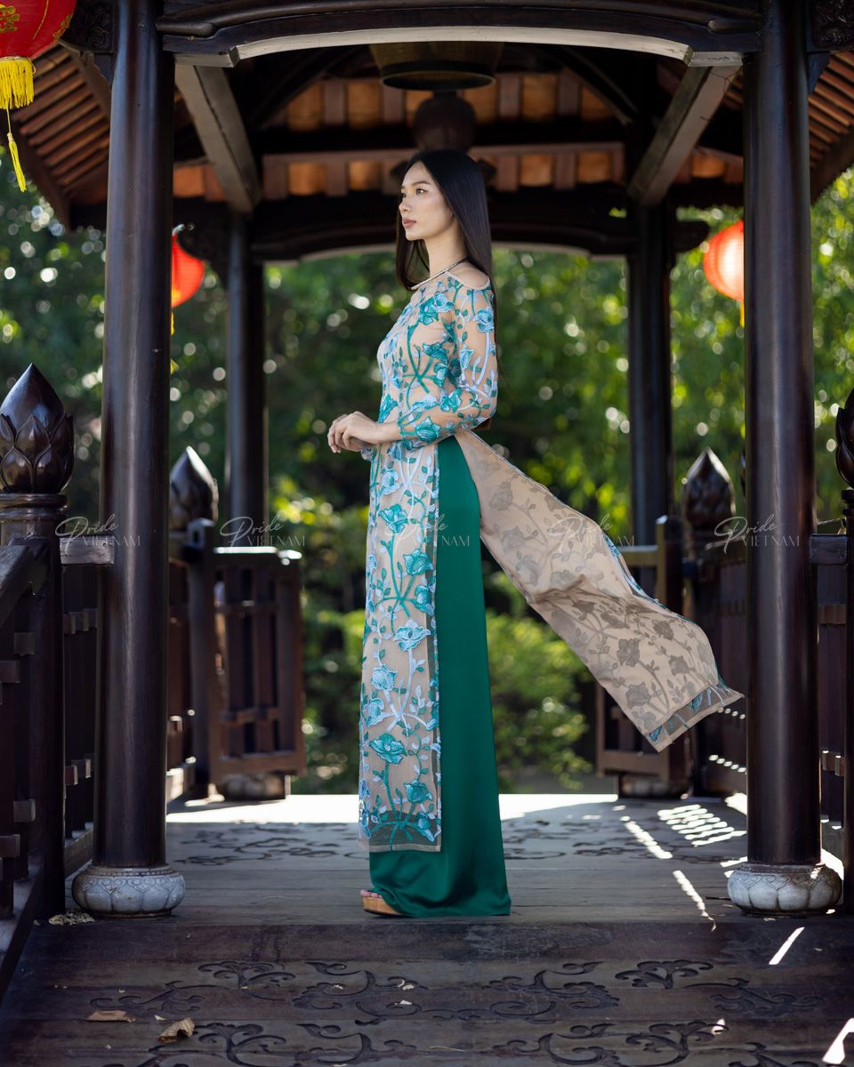 Áo Dài Nữ Ren Xanh Pride Việt Nam