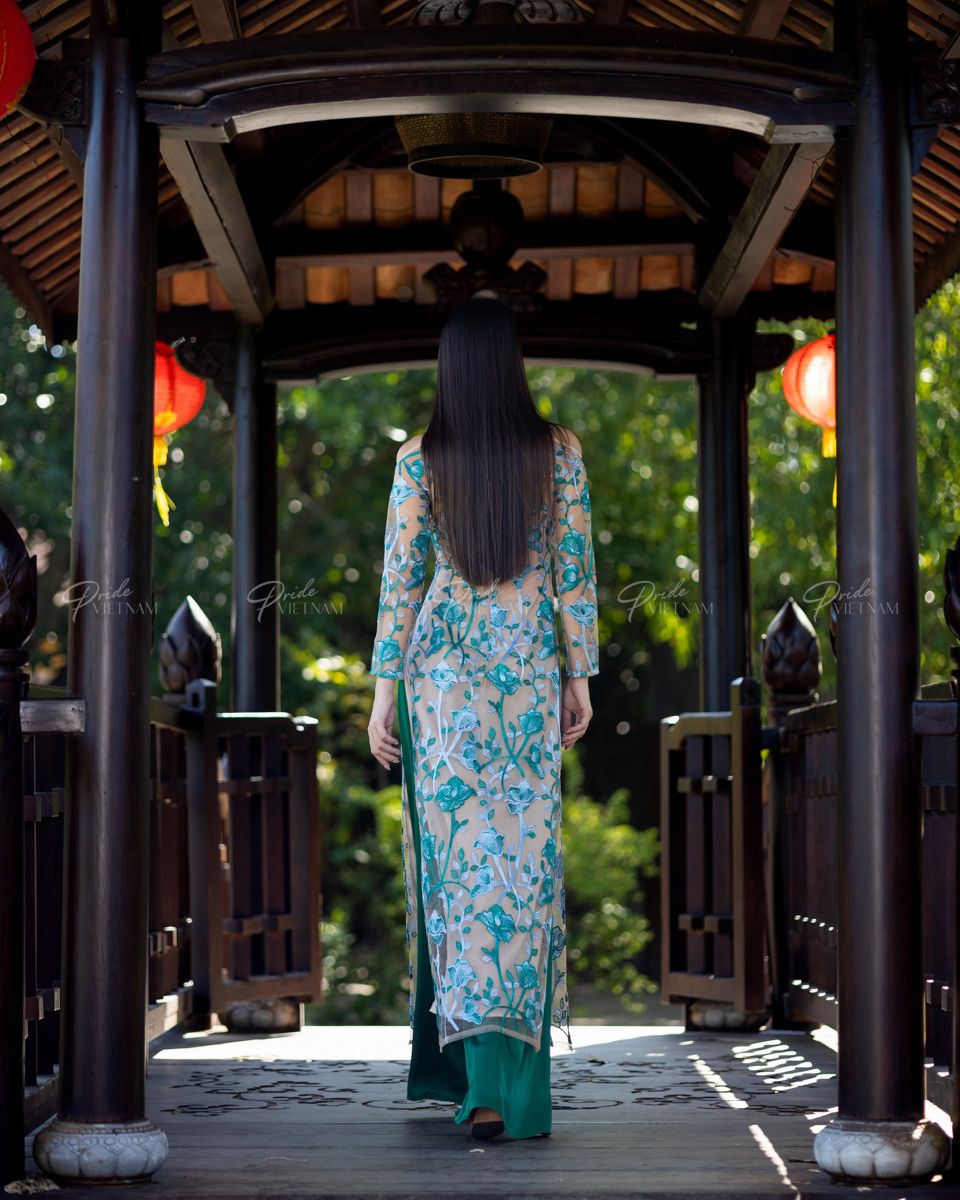 Áo Dài Nữ Ren Xanh Pride Việt Nam