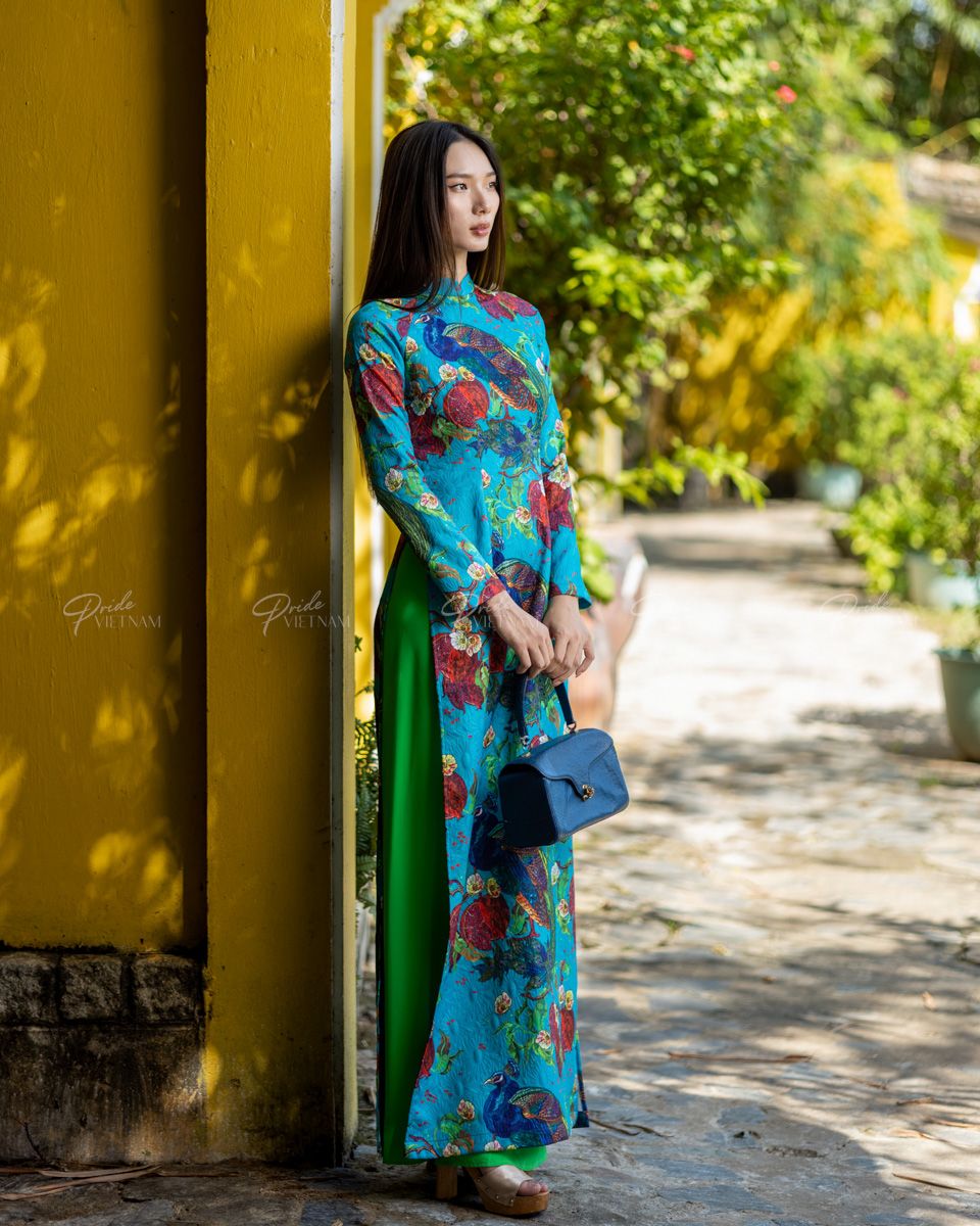 Áo Dài Nữ Gấm Xanh Công Pride Việt Nam