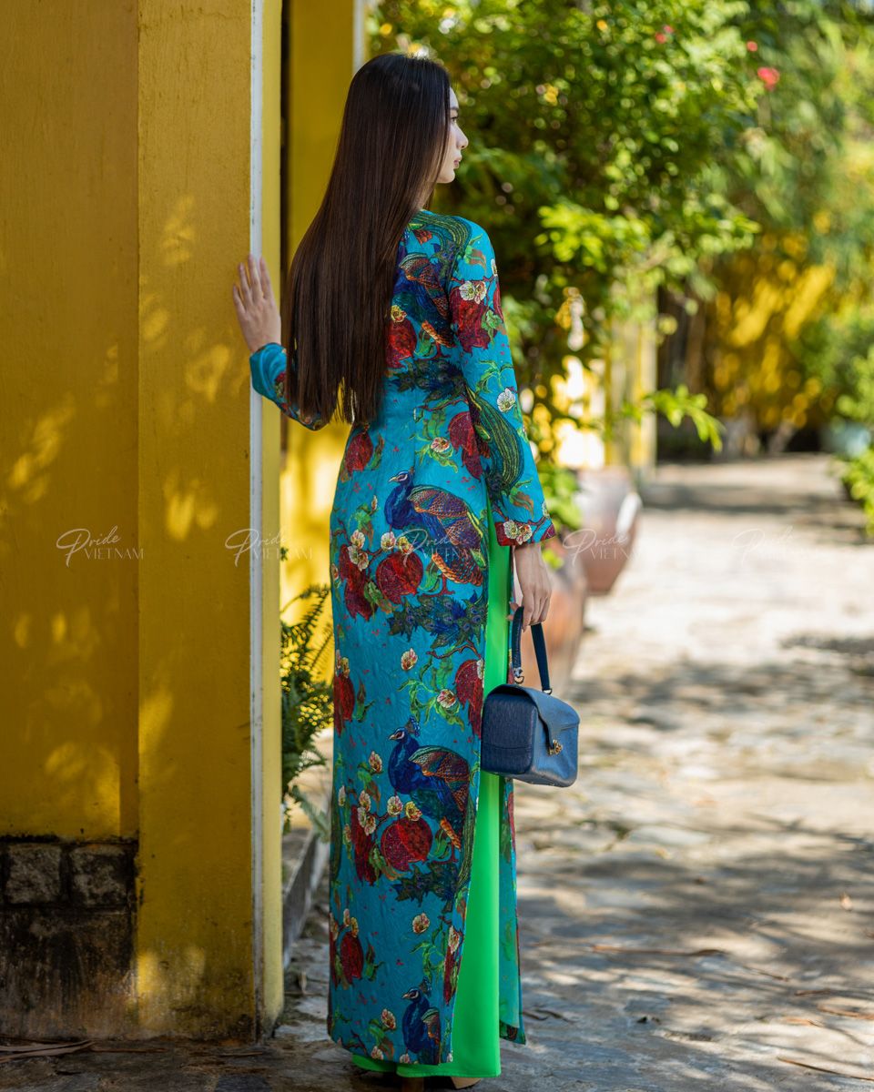 Áo Dài Nữ Gấm Xanh Công Pride Việt Nam