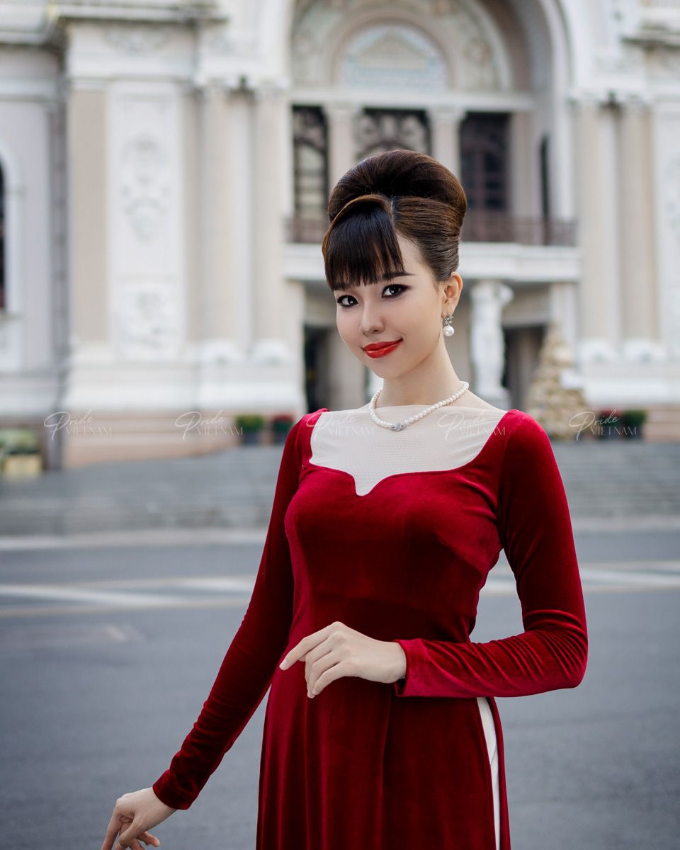 Áo Dài Nhung Đỏ Pride Việt Nam