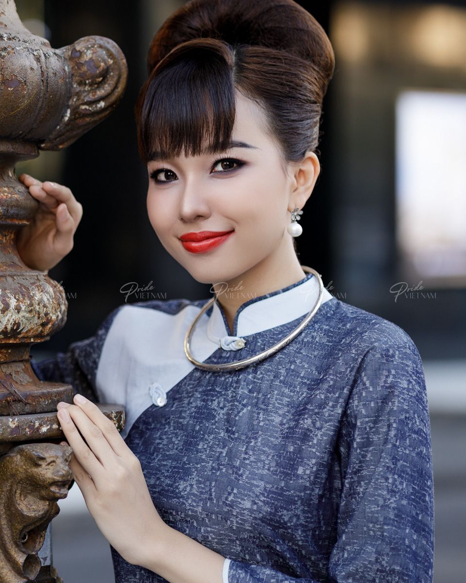 Áo Dài Linen Xanh Đen Pride Việt Nam