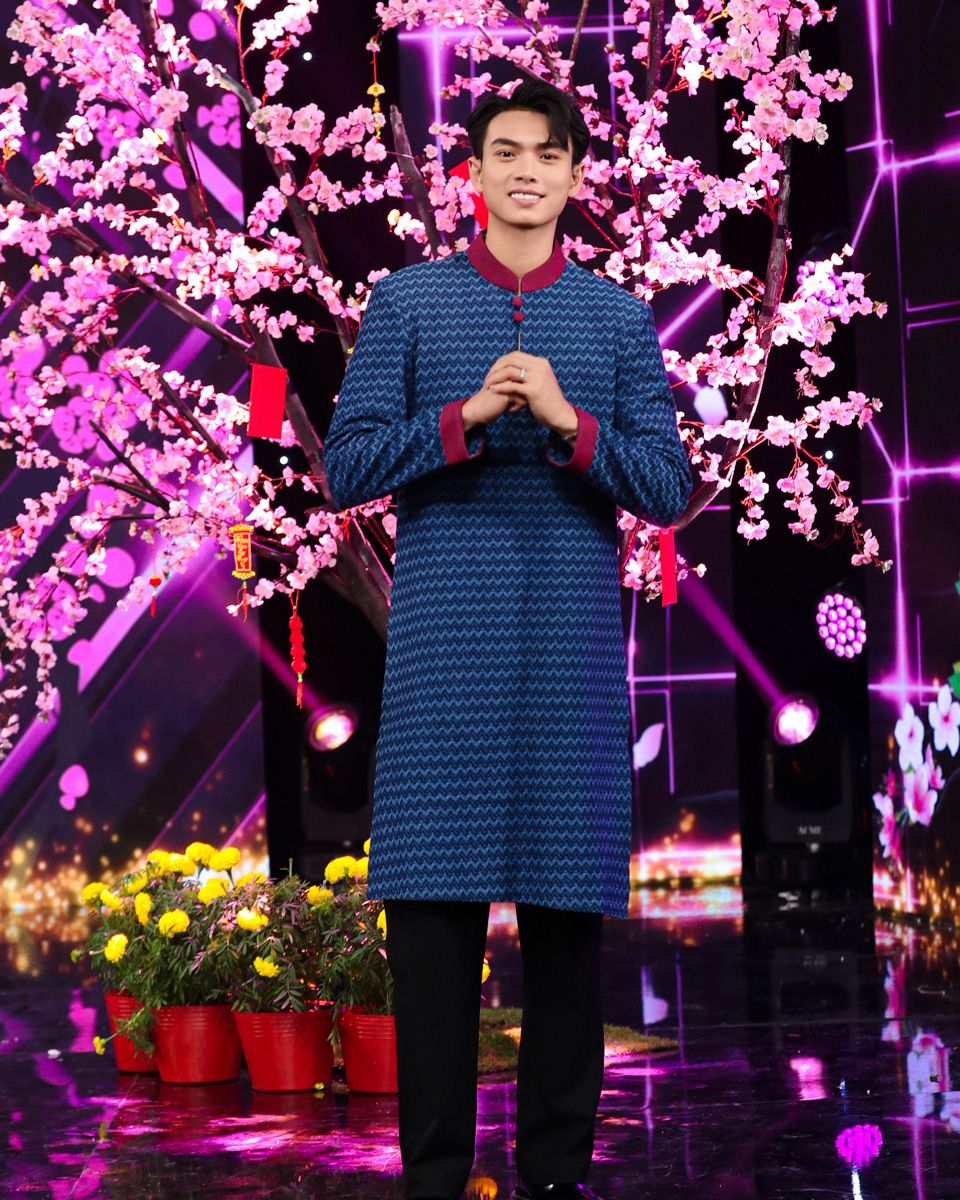 Áo Dài Nam Bố Jeans Xanh Phối Đỏ Pride Việt Nam