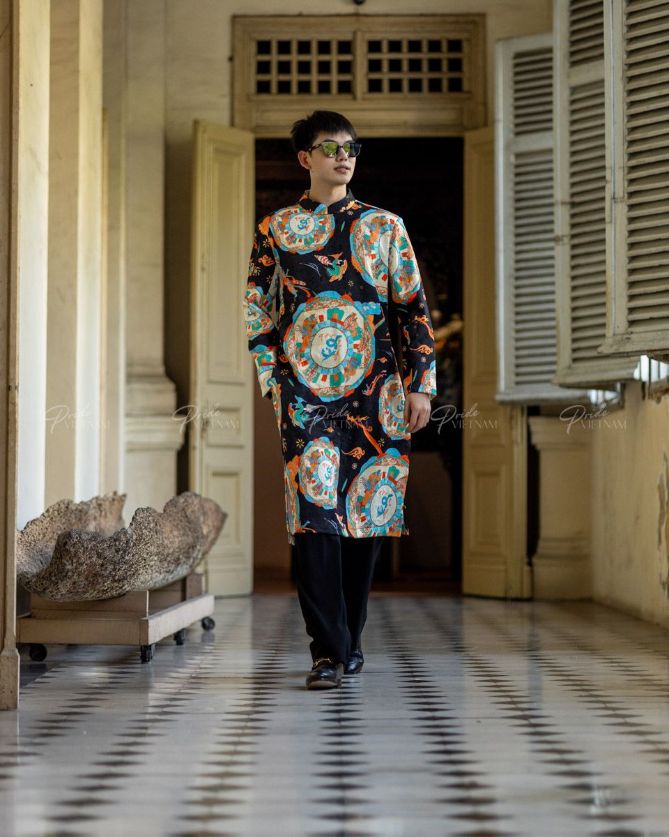 Áo Dài Nam Gấm Hoa Văn
