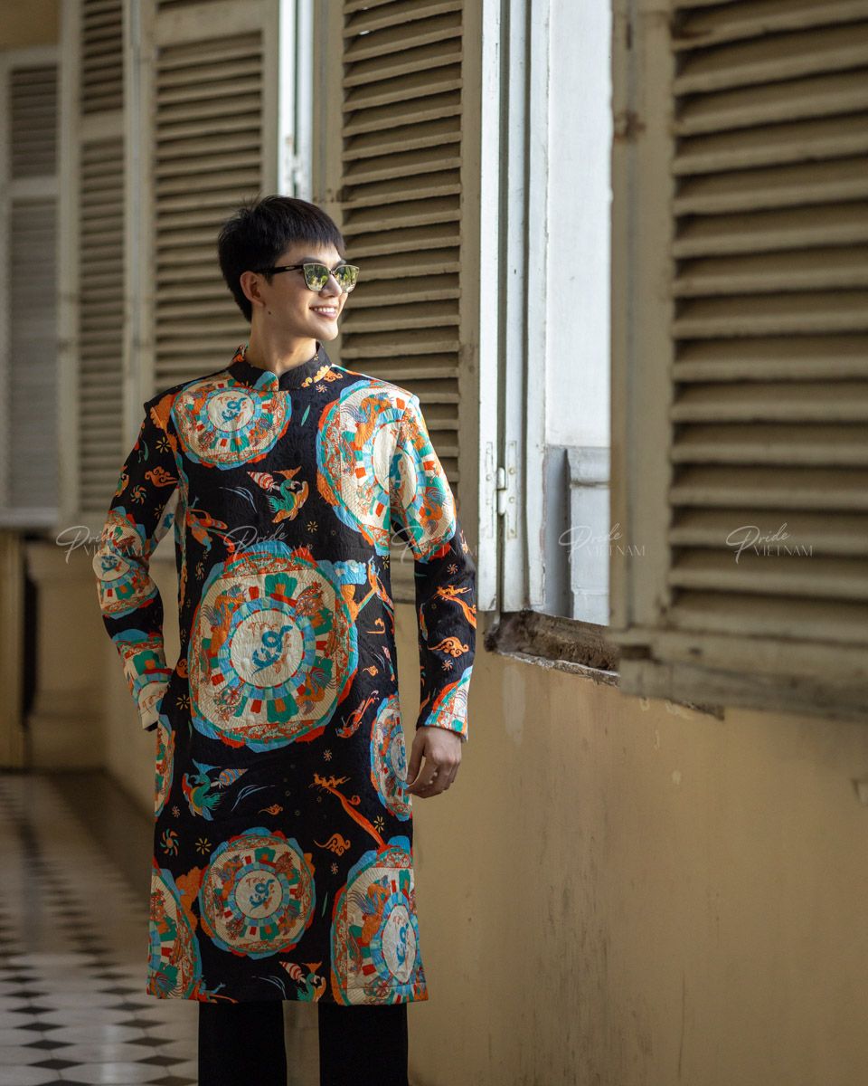 Áo Dài Nam Gấm Hoa Văn