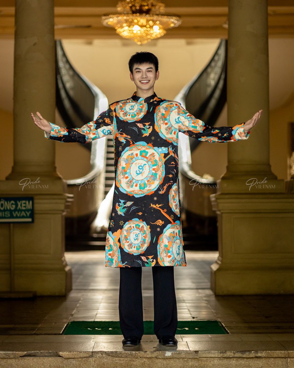 Áo Dài Nam Gấm Hoa Văn
