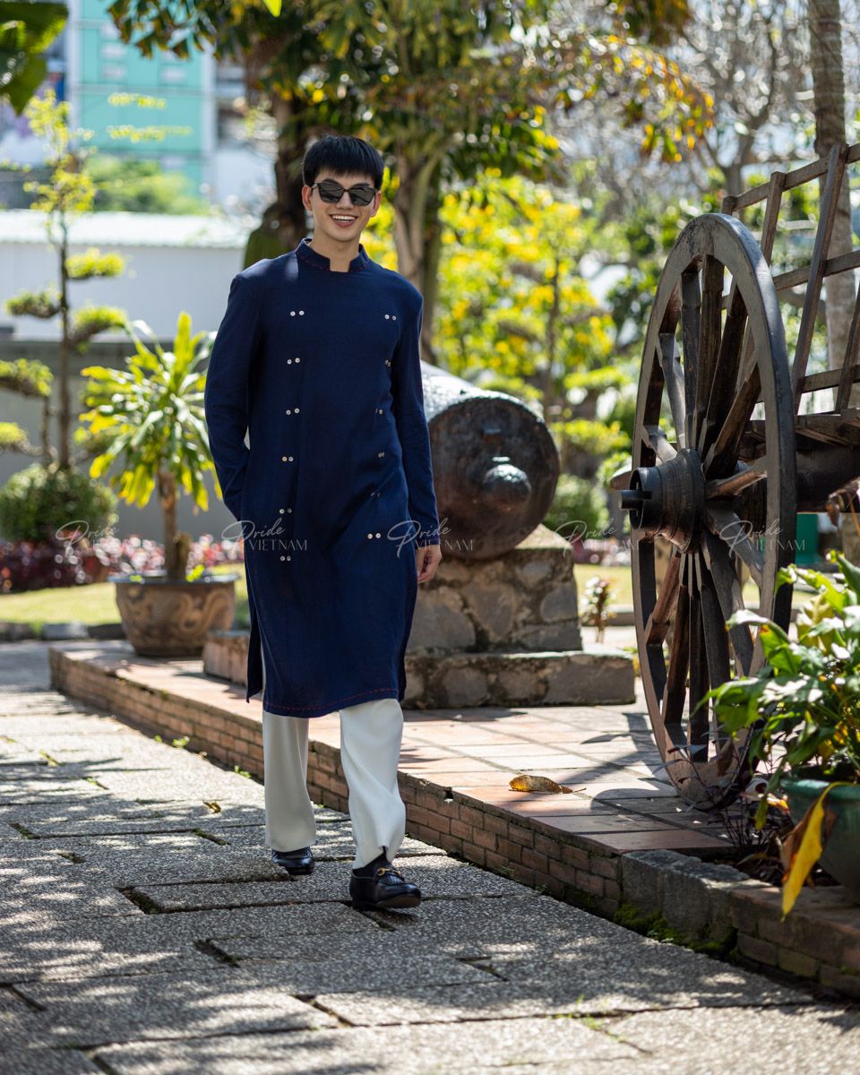 Áo Dài Nam Linen Xanh Đen Kết Nút
