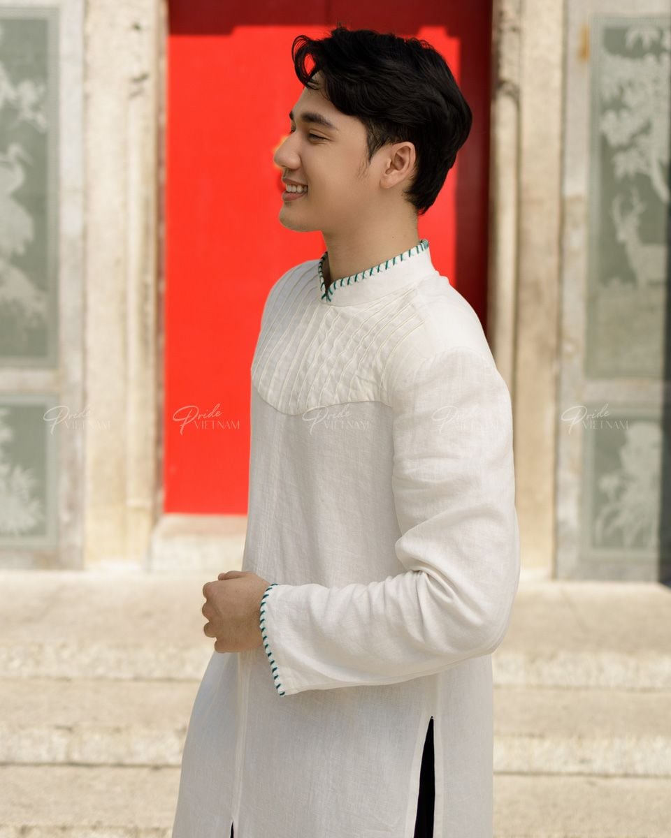 Áo Dài Nam Linen Trắng Xếp Ly Đột Chỉ
