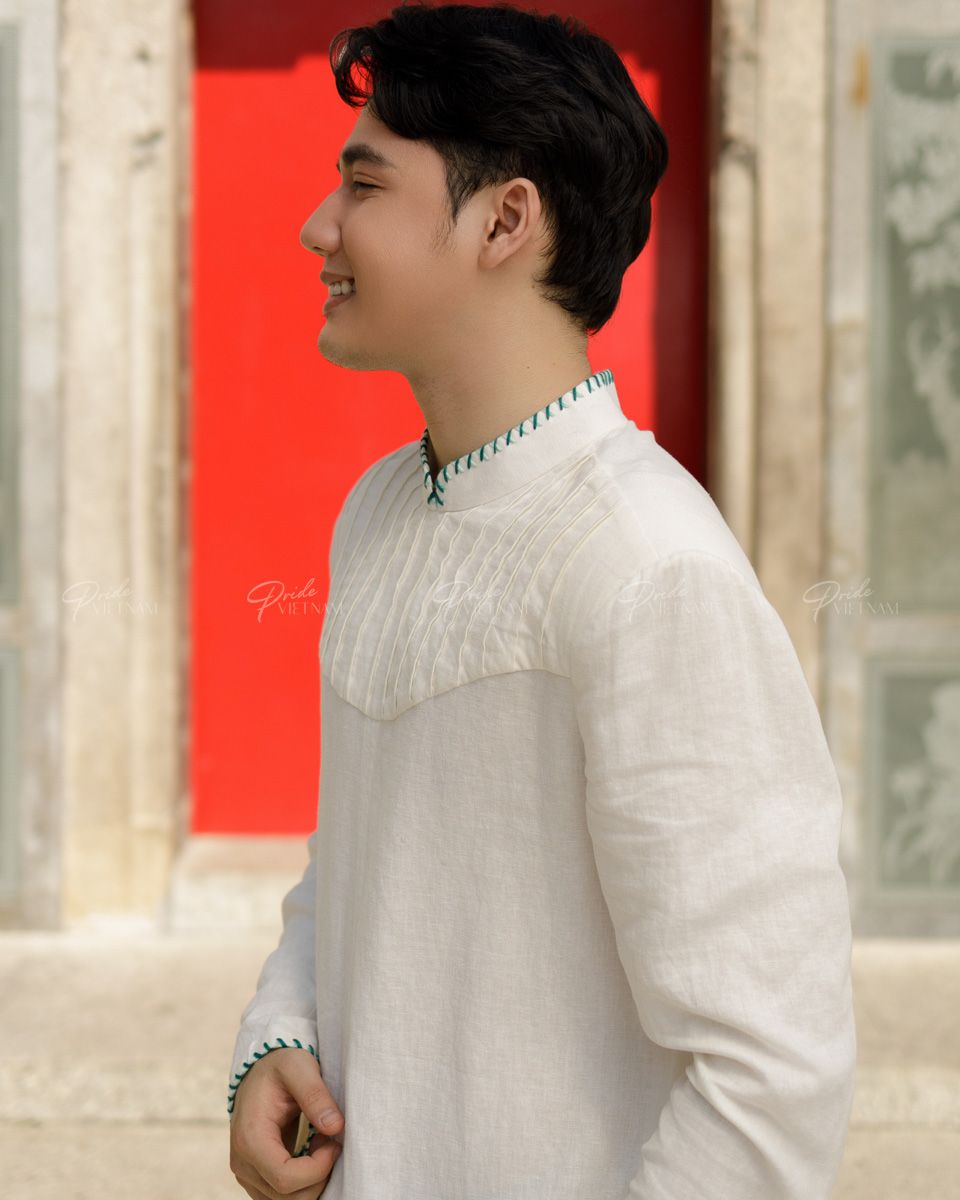 Áo Dài Nam Linen Trắng Xếp Ly Đột Chỉ