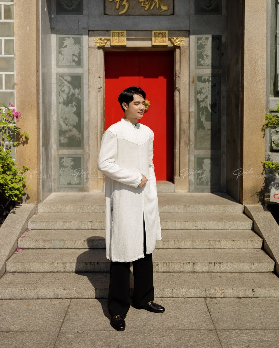 Áo Dài Nam Linen Trắng Xếp Ly Đột Chỉ