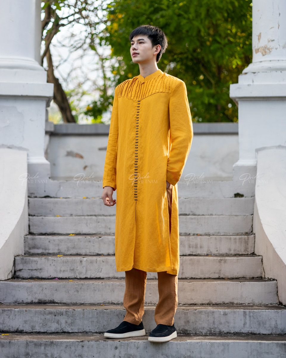 Áo Dài Nam Linen Vàng Xếp Ly Kết Nút