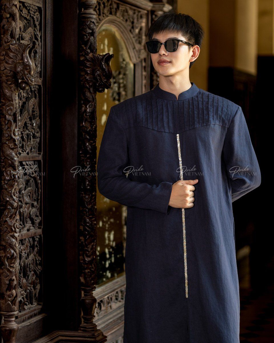 Áo Dài Nam Linen Xanh Đen Xếp Ly Kết Nút