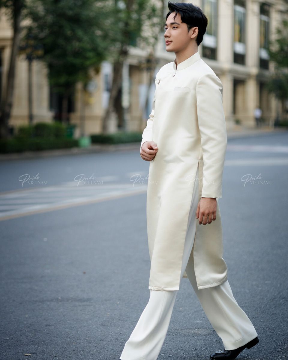 Áo Dài Gấm Nam Kem Pride Việt Nam